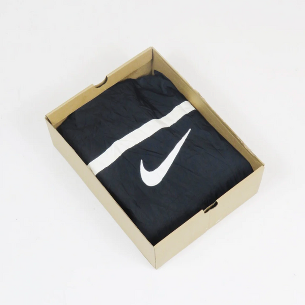 1 PIECE VINTAGE MYSTERY BOX